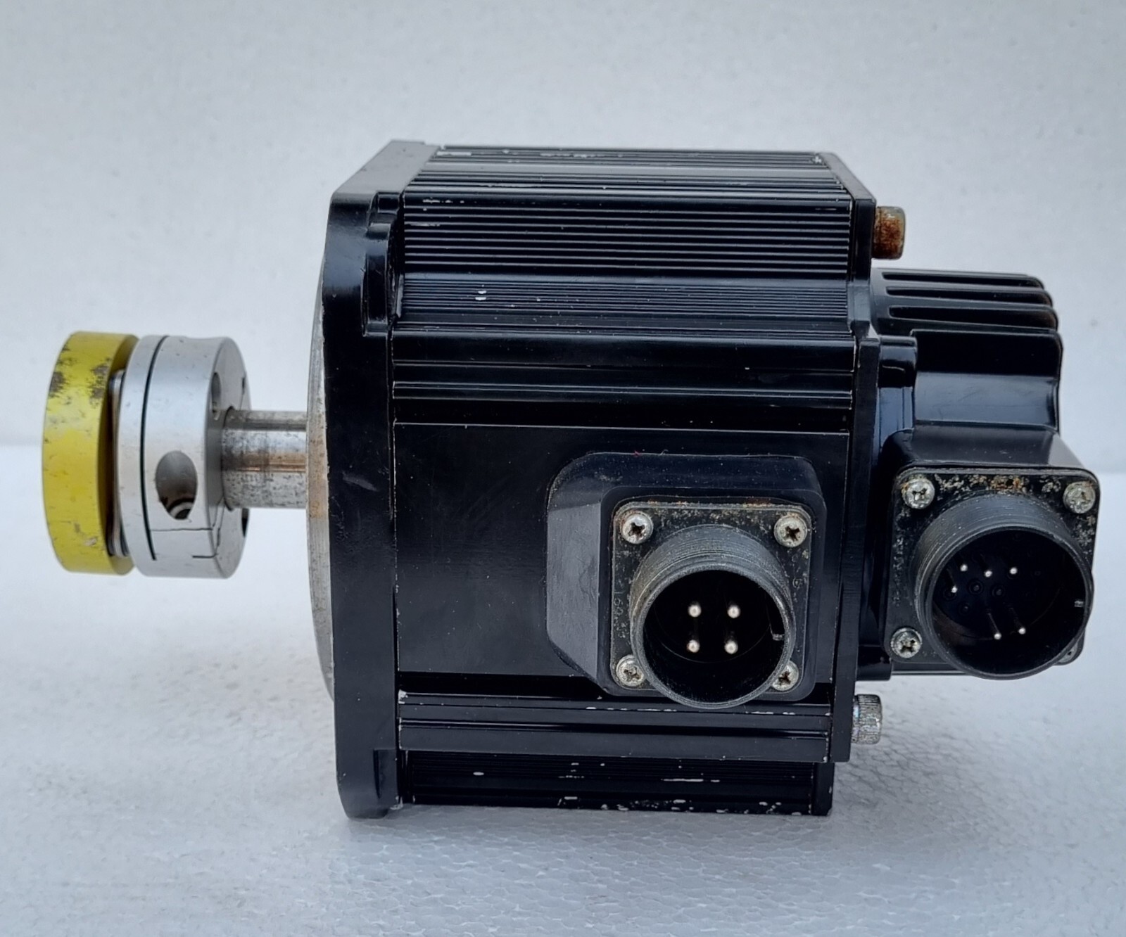 FUJI-Electric-GYG102C5-RG2-AC-SERVO-MOTOR-1kW-1333Hz-105V-64A-2-186309607941